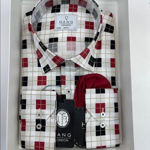 Men’s white shirt with red and black checker board petter. XL NWT